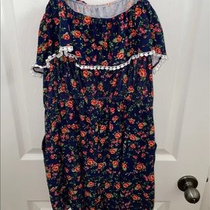 cute floral romper, size small